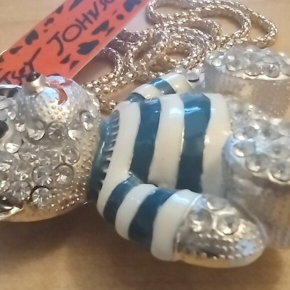 BETSEY JOHNSON TEDDY BEAR PIN NECKLACE BLUE SWEATER - Picture 4 of 5